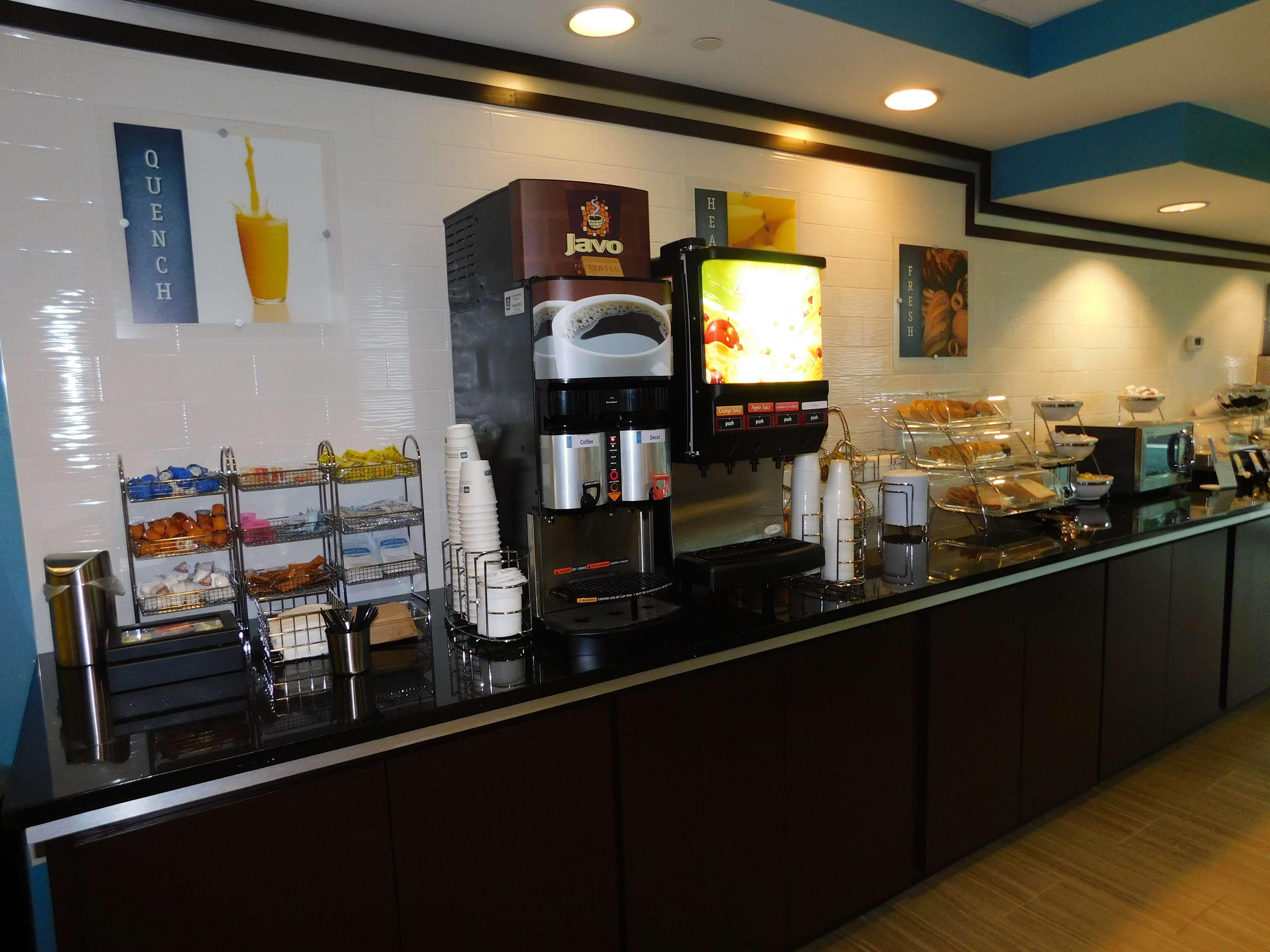 Best Western Plus Birmingham Inn & Suites Extérieur photo