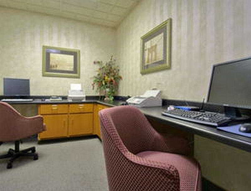 Best Western Plus Birmingham Inn & Suites Extérieur photo