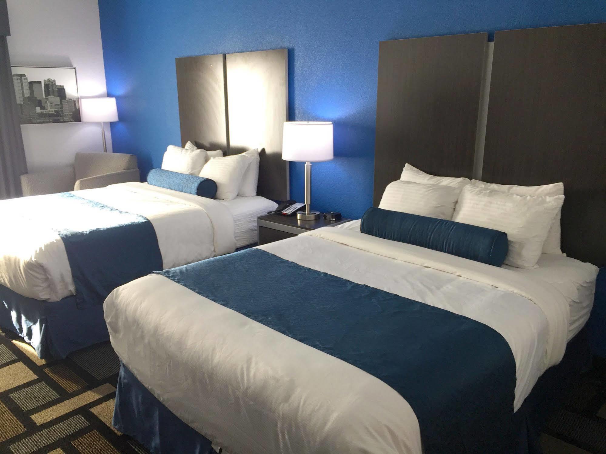 Best Western Plus Birmingham Inn & Suites Extérieur photo